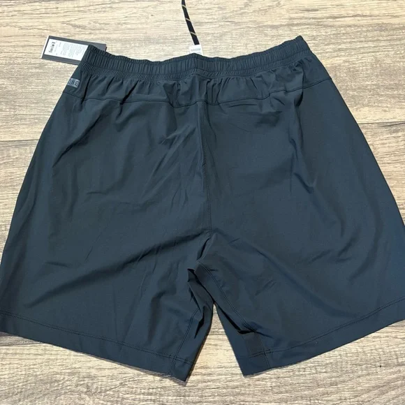 Rhône men’s 7 Pursuit Short Linedcolor: blacksize: L